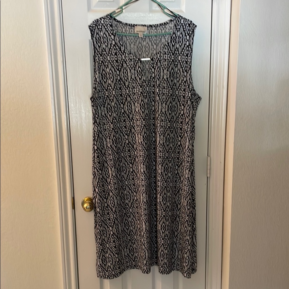 Avenue Black and White Scoop Neck Midi Sundress